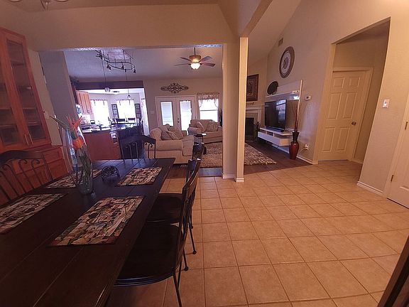 3rd image of 878 Gallagher Dr