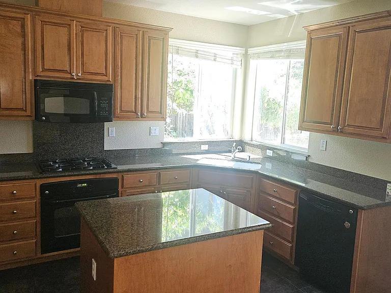 3009 Worchester Way — Photo 24