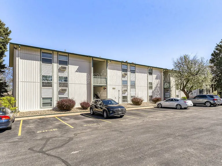 2120 S Vaughn Way #206F — Photo 3