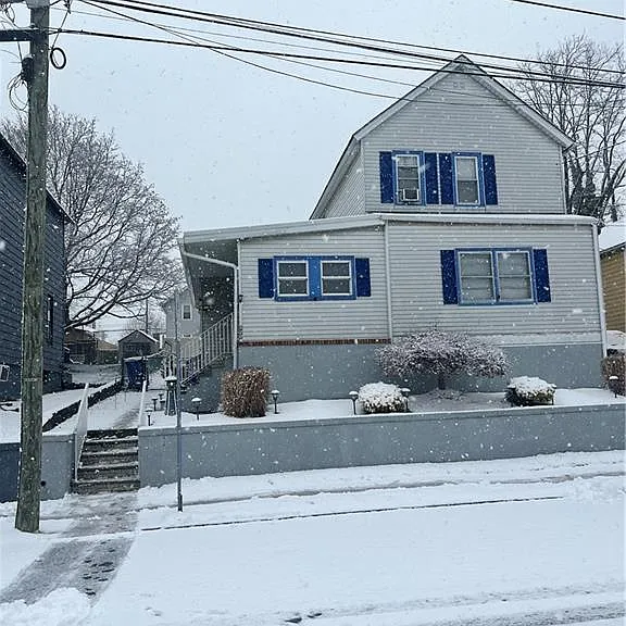 520 Henry St — Photo 1