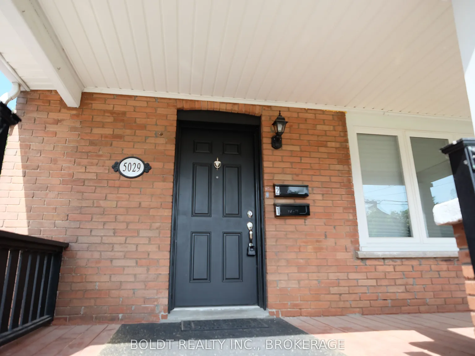 2 bed, $2,000 — Photo 2