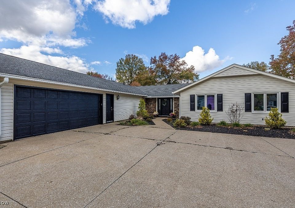 1st image of 10842 Fence Row Dr