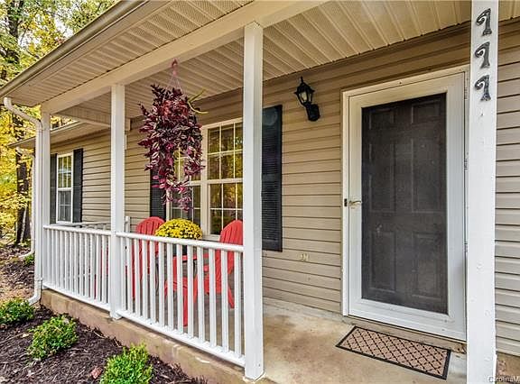 4th image of 111 Waderich Ln