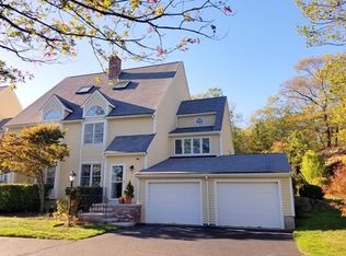 8 Oak Knoll Dr, North Attleboro, MA 02760