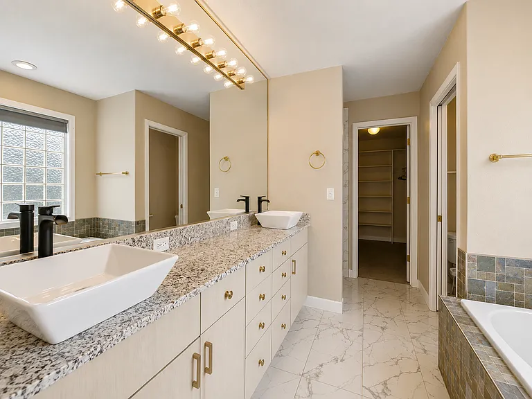 5318 White Willow Dr — Photo 3