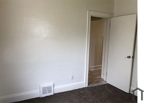 3rd image of 4913 E 85th St Unit 1