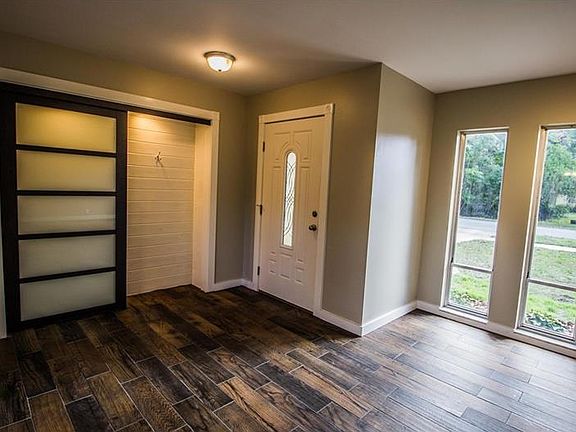 4th image of 1425 W Voorhis Ave