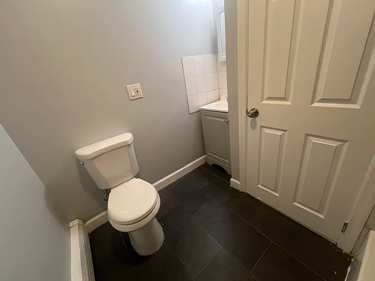 39 N 3rd St #1R — Photo 8