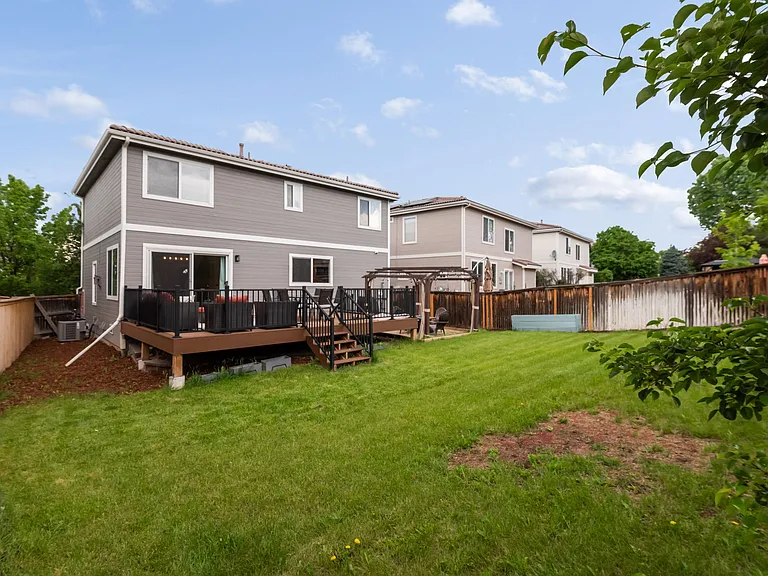 4779 Waldenwood Dr — Photo 4