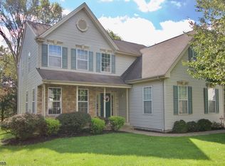 15 Glen Eyre Dr, Bridgewater, NJ 08807