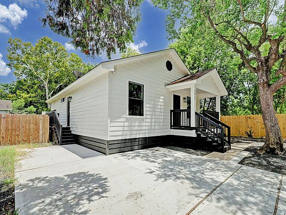 2nd image of 3012 Eastman St #A