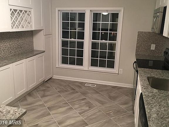 2nd image of 10006 Chestnut Wood Ln