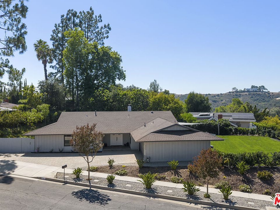 1st image of 3159 Voltaire Dr