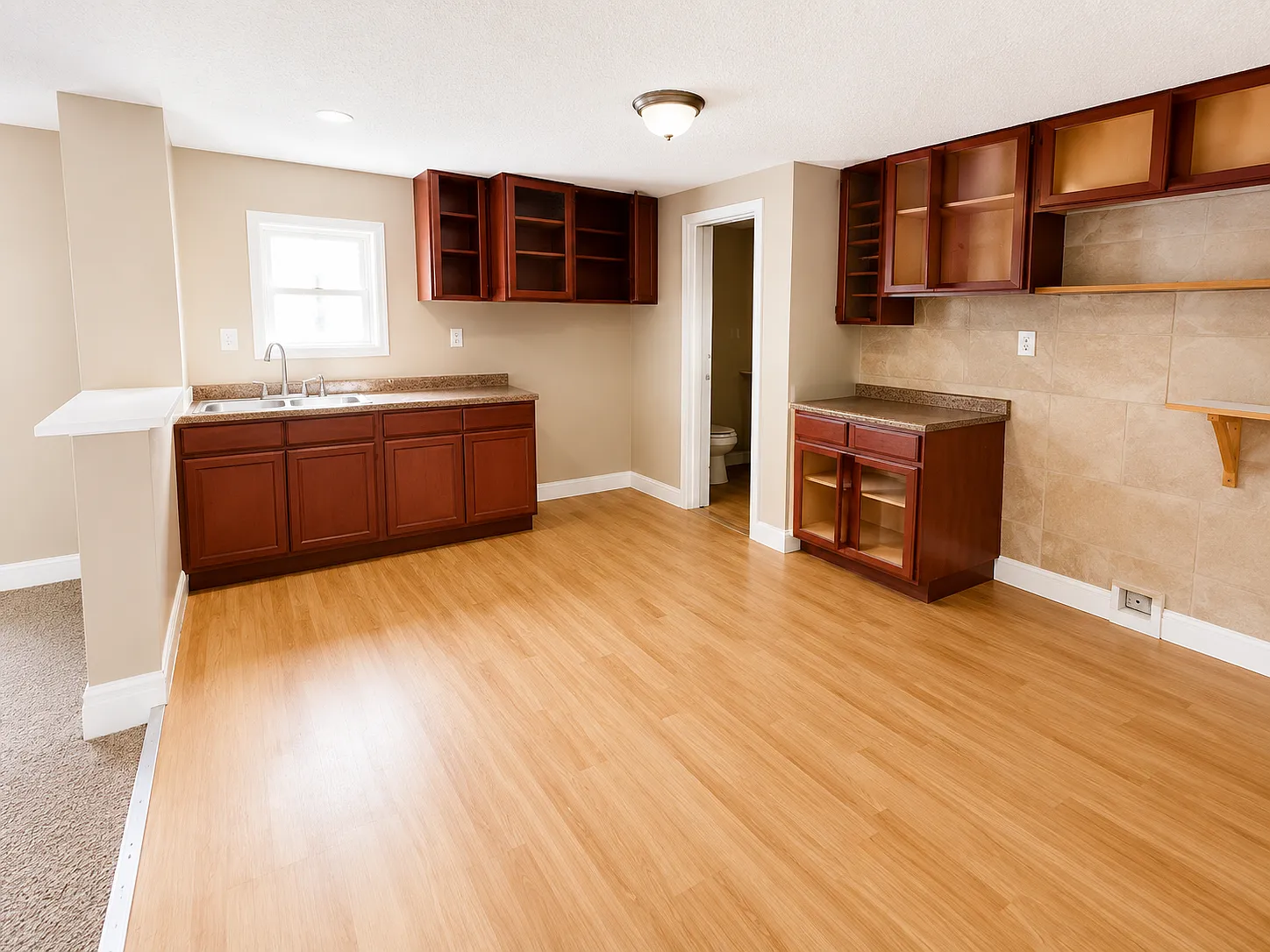 1 bed, 2272 sqft, $650 — Photo 3