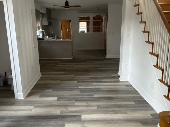 1806 Hoffnagle St, Philadelphia, PA 19152