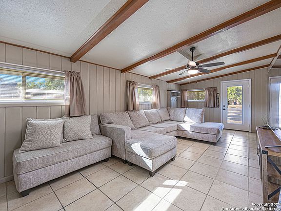 5th image of 202 E Formosa Blvd