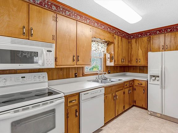 5th image of 301 Brown Cir