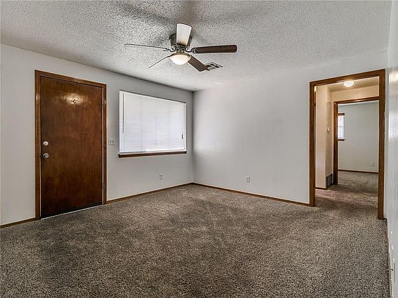 3rd image of 3021 Overland Dr