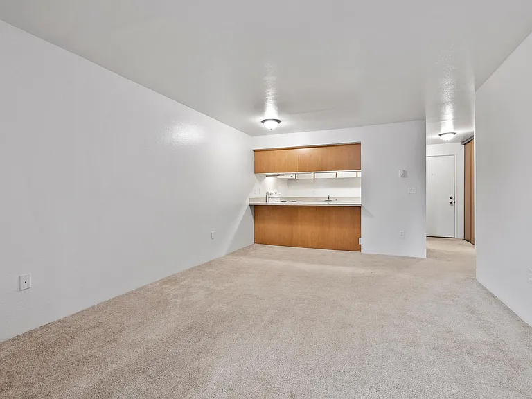 Michelle Apartments — Photo 5