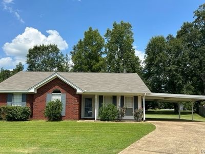 162 Meadow Oaks Ct, Millbrook, AL, 36054