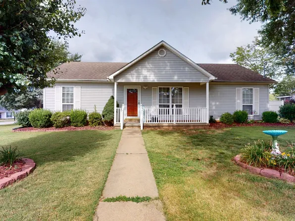 881 Sir Lionel St, Dyersburg, TN 38024