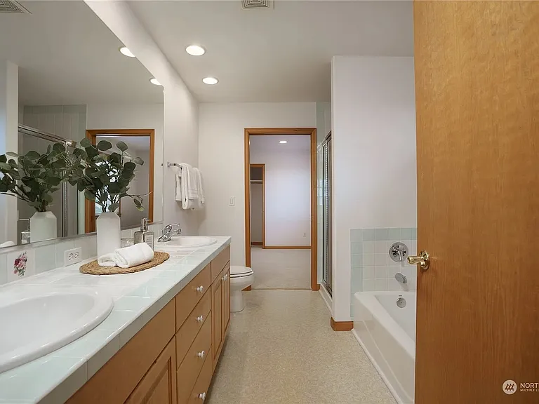 1207 Sequalish St — Photo 11