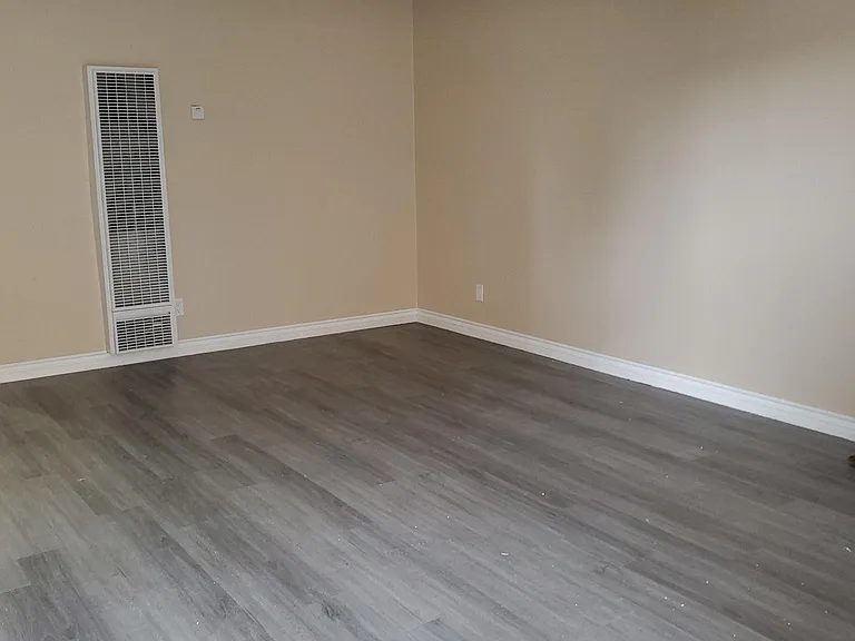 706 W 1st Ave #2 — Photo 13