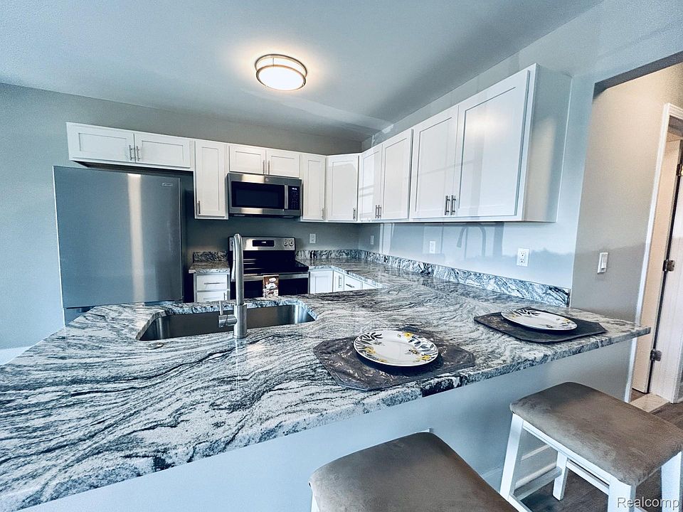 1st image of 25323 Potomac Dr #2