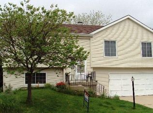 310 Garden Cir, Streamwood, IL 60107