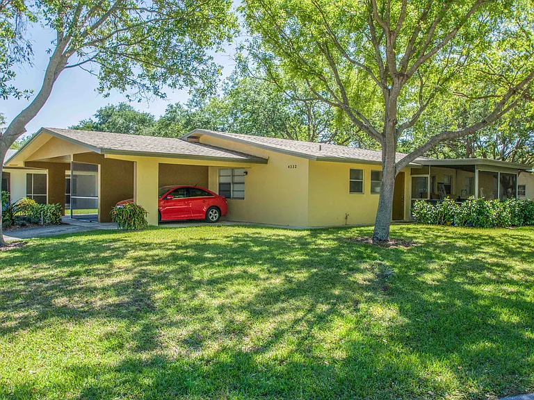 Lilac Village Palm Beach Gardens — Photo 9
