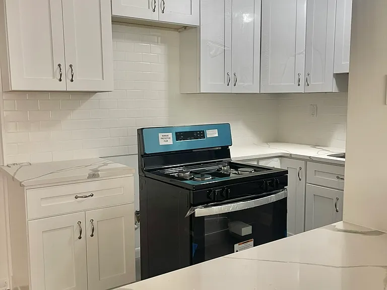317 Irvington Ave #3A — Photo 6