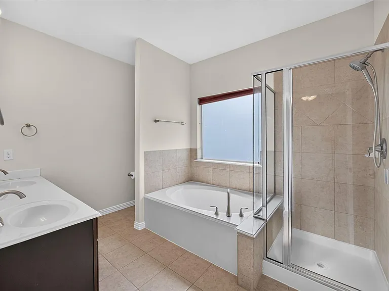 24715 Hikers Bend Dr — Photo 21