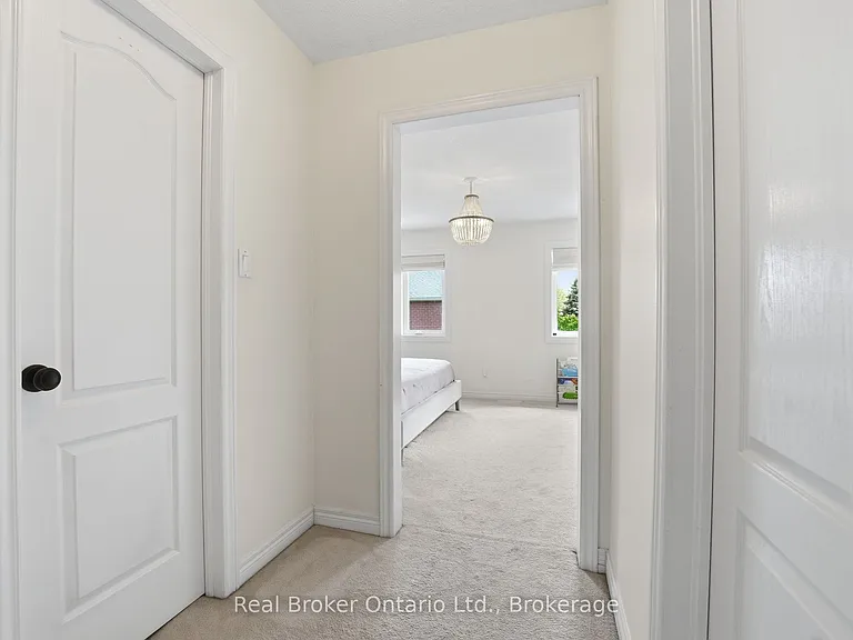 165 Margaret Dr — Photo 18