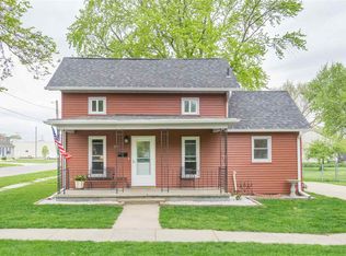 207 Sycamore St, La Porte City, IA 50651