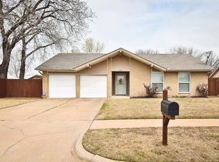 621 SW 23rd St, Moore, OK 73160