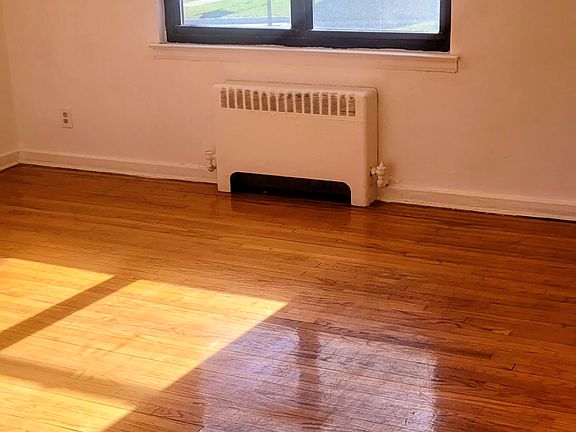 4th image of 105 Demarest Pl #105A