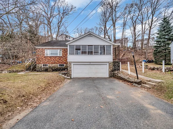 3 Natural History Rd, Worcester, MA 01605