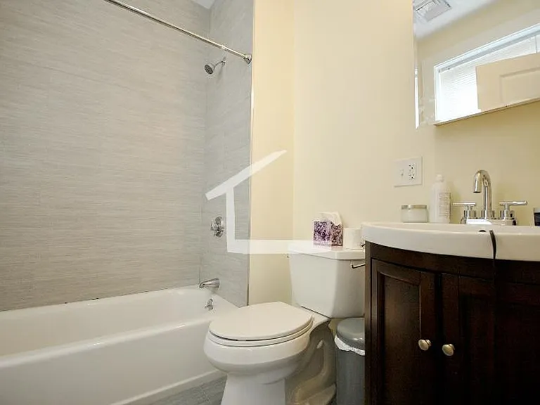 6 Larose Pl #1B — Photo 7