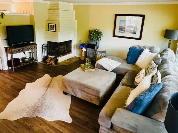 375 Hemingway Dr, Rochester, NY 14620