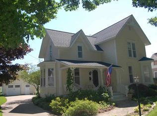 210 E Hurlbut St, Charlevoix, MI 49720