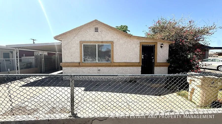 Building Photo - 5547 W Gardenia Ave