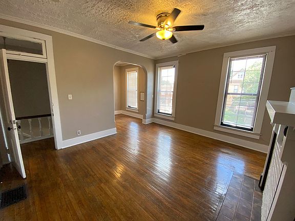 3rd image of 225 King Ave #225