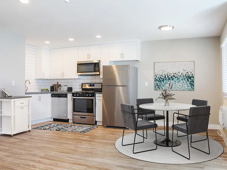 303 W Clemmens Ln — Photo 12