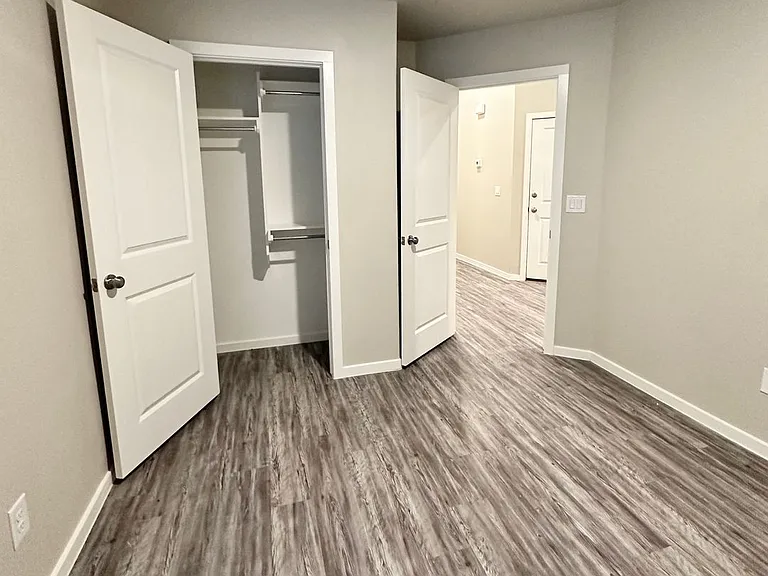 2106 N Avenue J — Photo 13