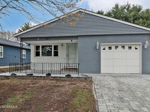 227 Torrey Pines Drive, Toms River, NJ 08757