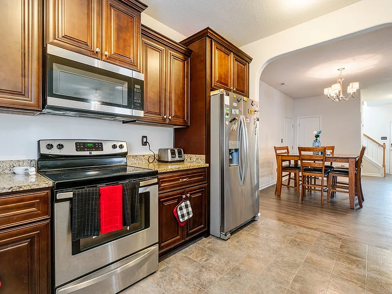 2104 Miller Ave — Photo 10