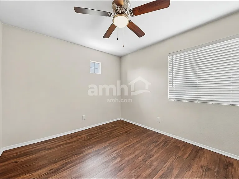 2015 E Daley Ln — Photo 14