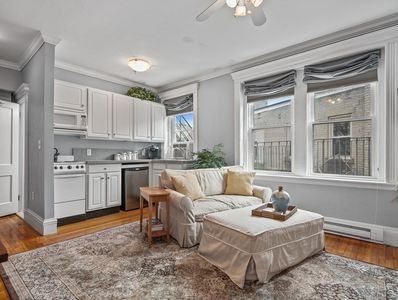 51 Park Dr APT 26, Boston, MA, 02215