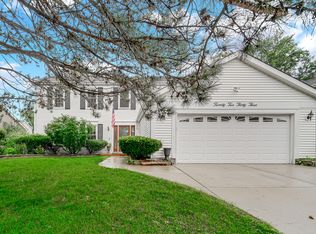 2233 Appleby Dr, Wheaton, IL 60189