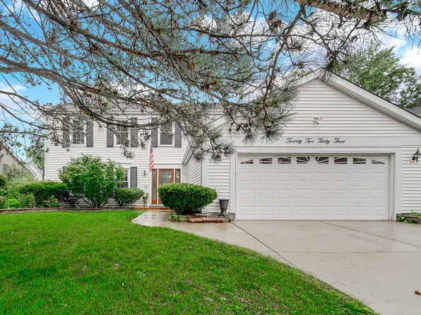 2233 Appleby Dr, Wheaton, IL 60189